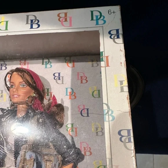 Brand new in box limited edition dooney and Burke Barbie - Picture 5 of 11